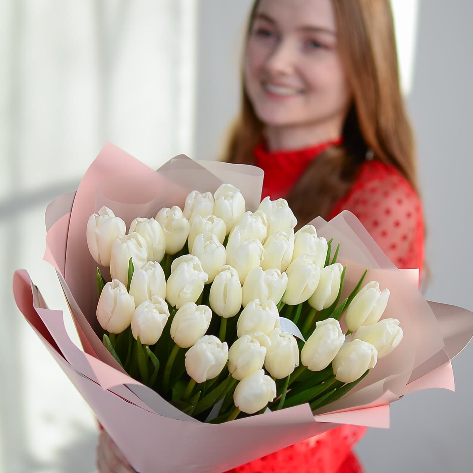 Букет из 31 белого тюльпана