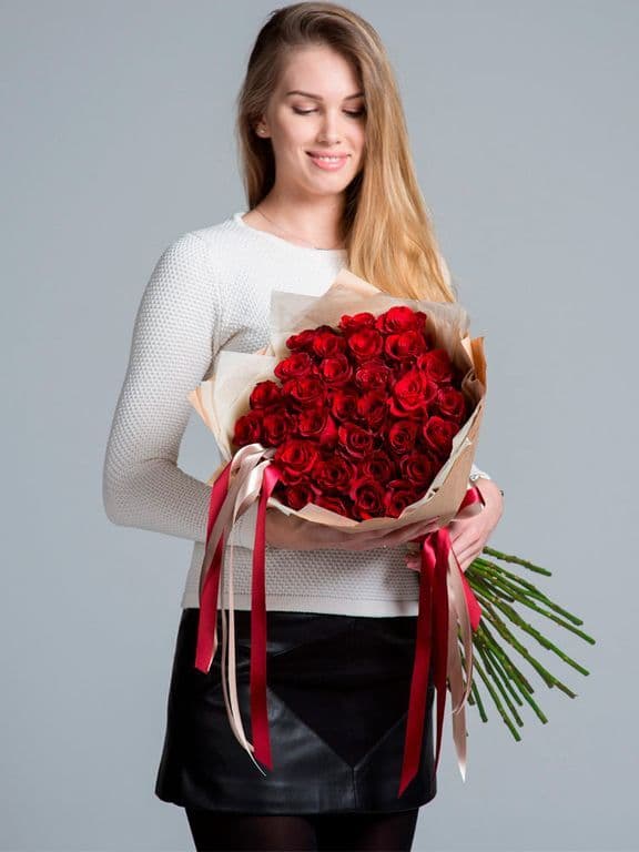 БУКЕТ ИЗ 31 КРАСНОЙ РОЗЫ — фото 1 — купить в Волгограде