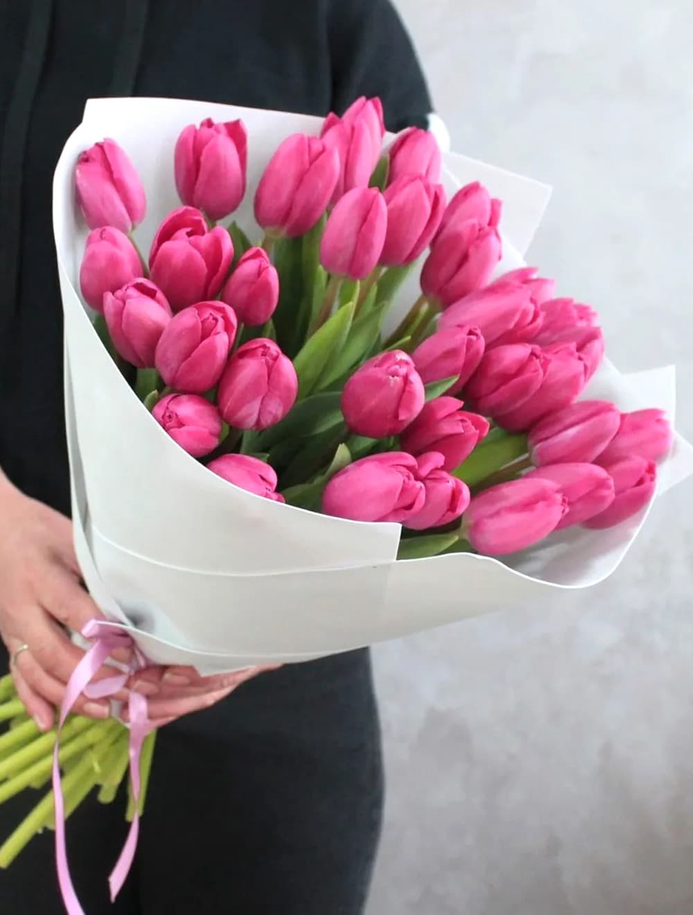 Букет из 35 розовых тюльпанов