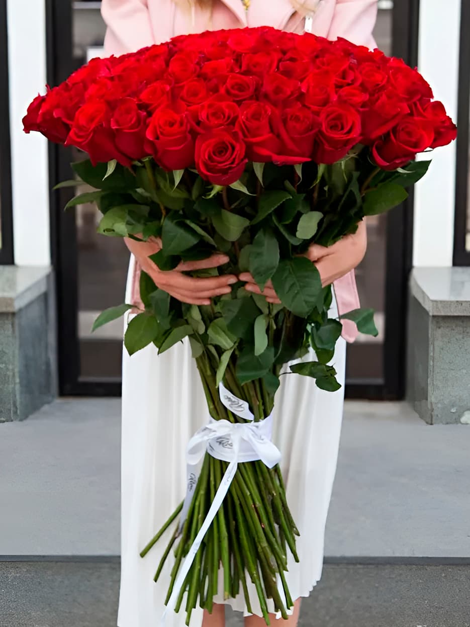 Букет из 51 высокой голландской розы — купить в Краснодаре