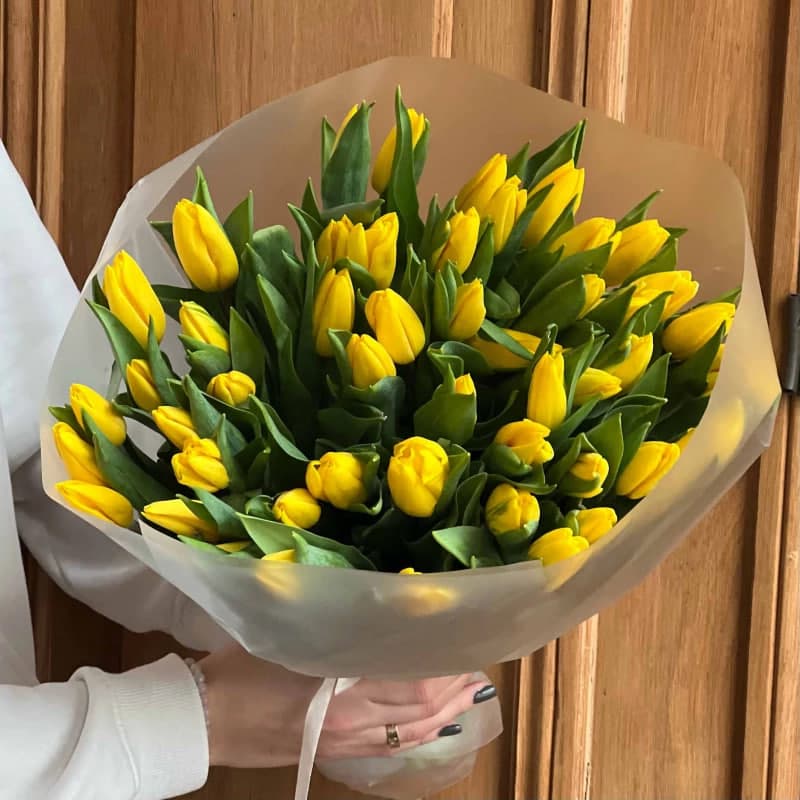 Букет из 51 желтого тюльпана
