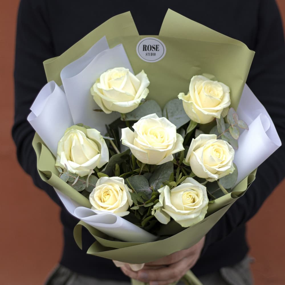 Букет из 7 белых роз — купить в Ростове-на-Дону