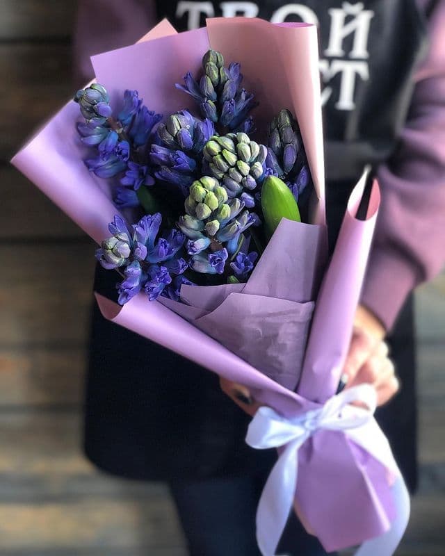 Букет из 7 гиацинтов