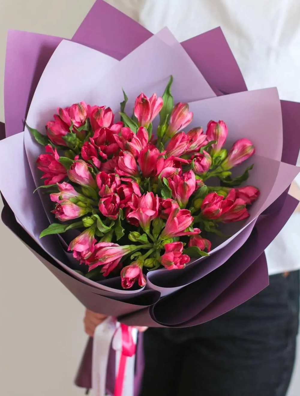 Букет из 7 малиновых альстромерий