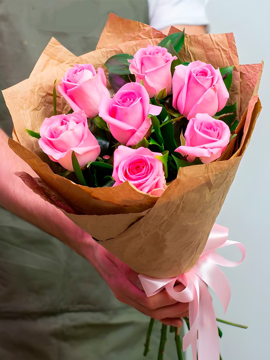 Букет из 7 розовых роз