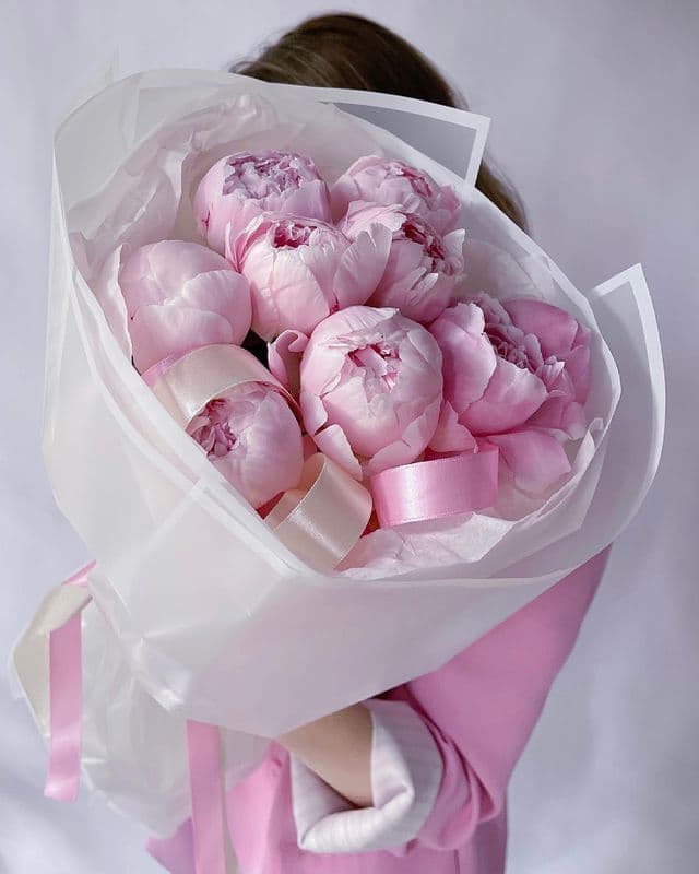 Букет из 9 пионов "Pinky"