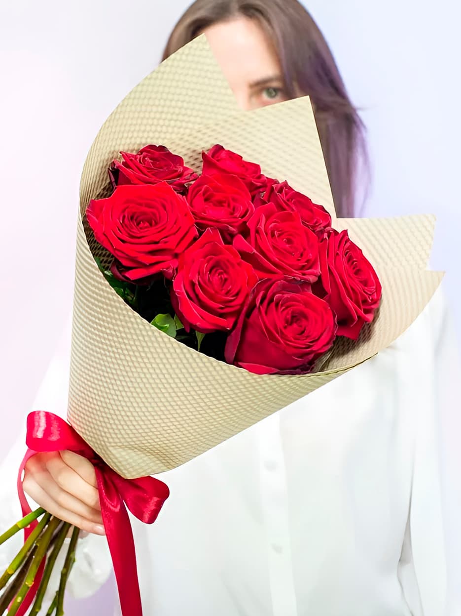 Букет из 9 роз Ред Наоми