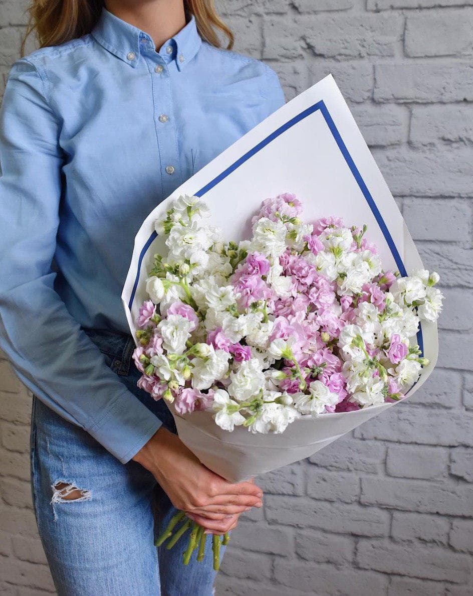 Букет из маттиолы "Мечта" — купить в Ростове-на-Дону