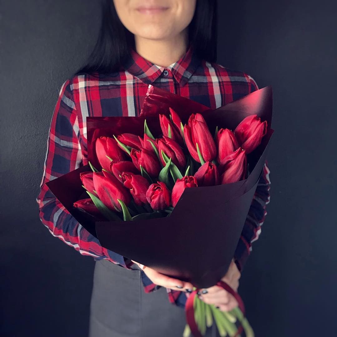 Букет из тюльпанов "БОРДО"