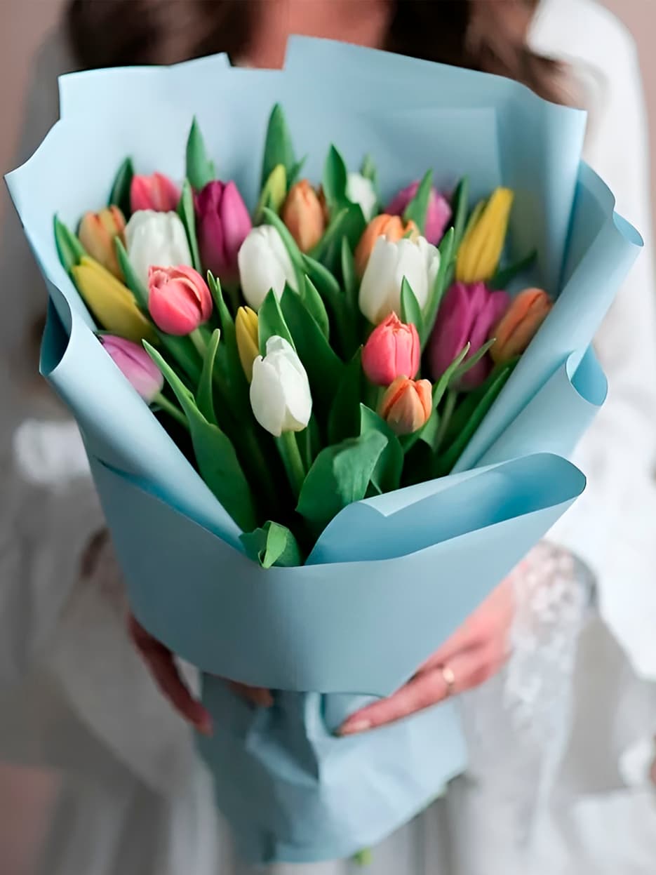 Букет из тюльпанов микс