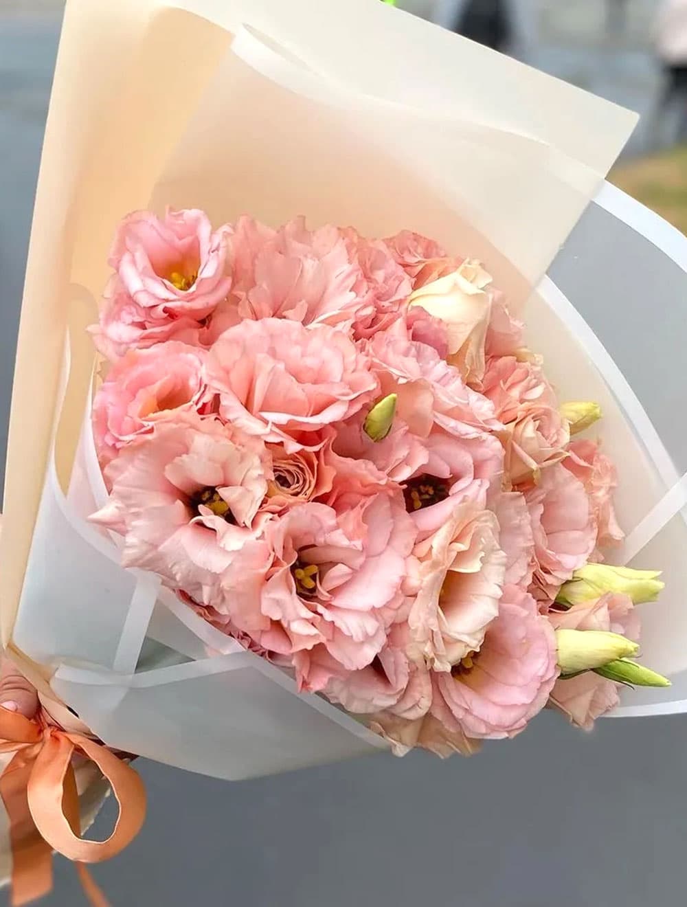 Букет махровых эустом (цвет на выбор) — фото 1 — купить в Сочи