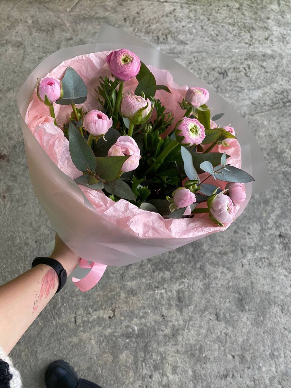 Букет розовых ранунклюсов — фото 2 — купить в Сочи — фото 2