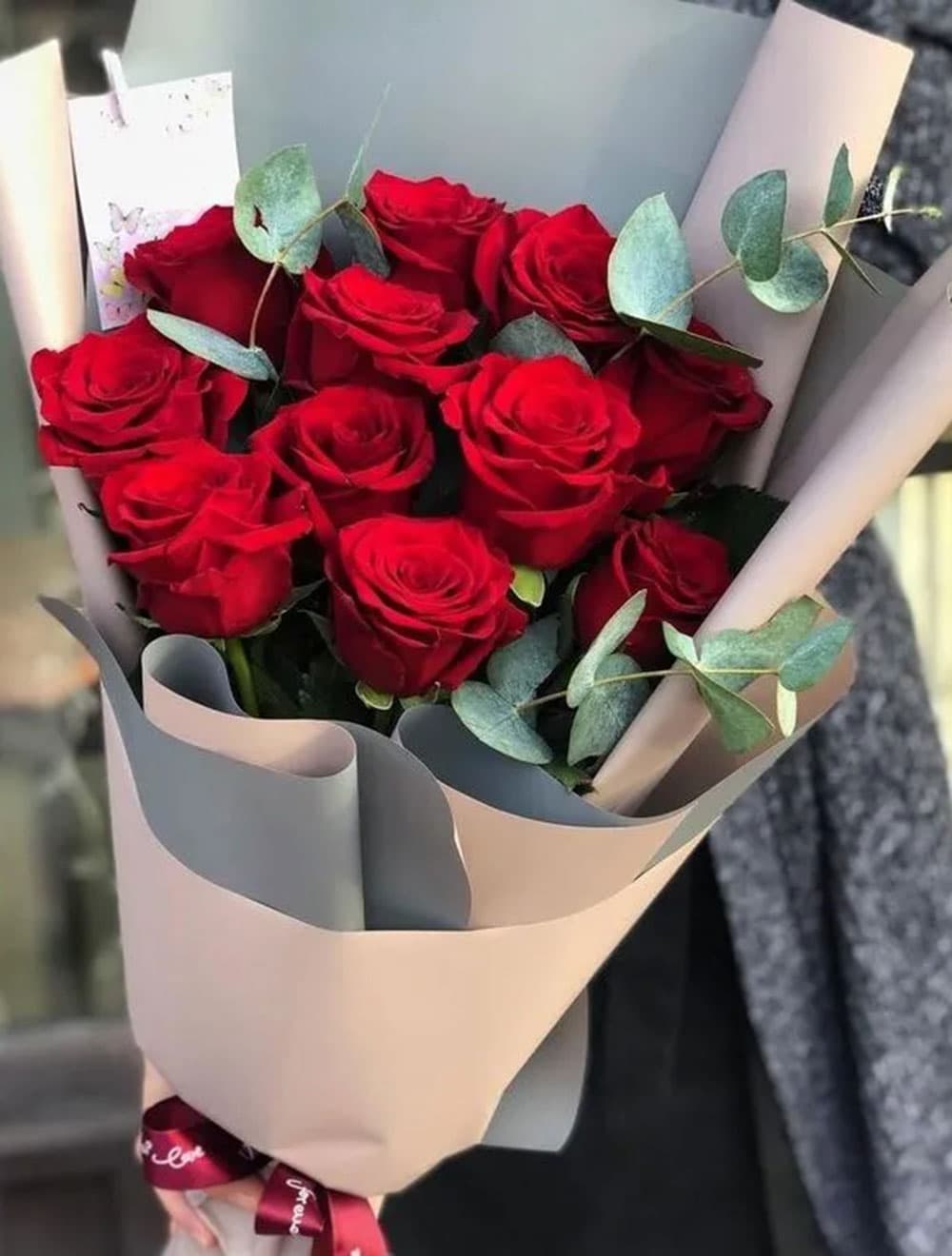 Букет розы с эвкалиптом "CREATIVE" — купить в Сочи