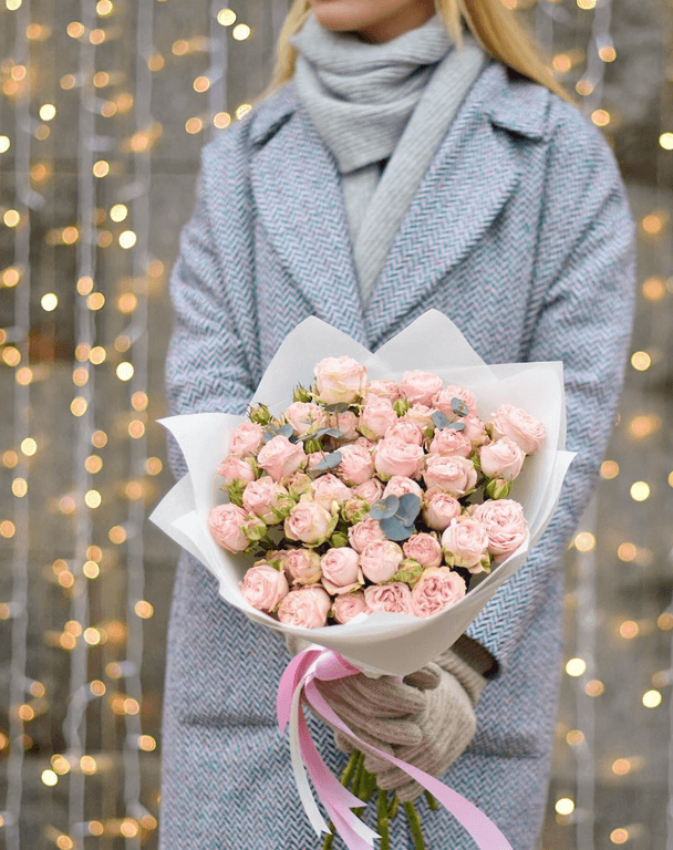 БУКЕТ С ПИОНОВИДНОЙ РОЗОЙ "БОМБАСТИК" — купить в Волгограде