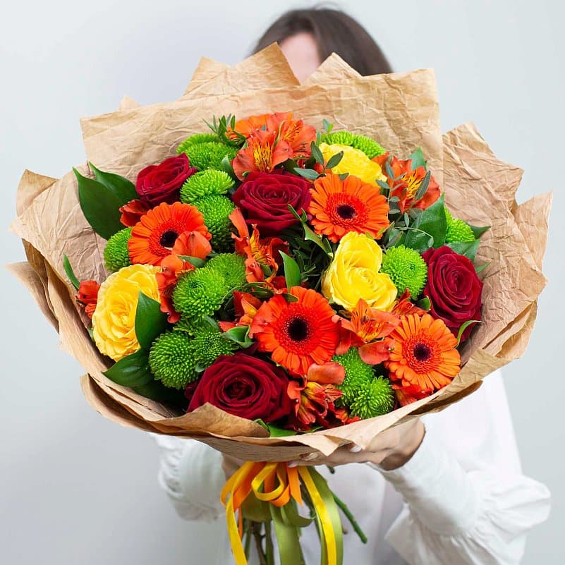 Букет в стильной крафтовой упаковке — купить в Краснодаре