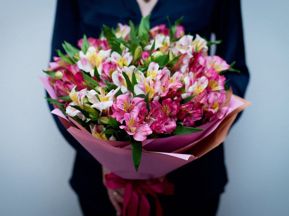 БУКЕТ "ЯРКОСТЬ" — купить в Волгограде