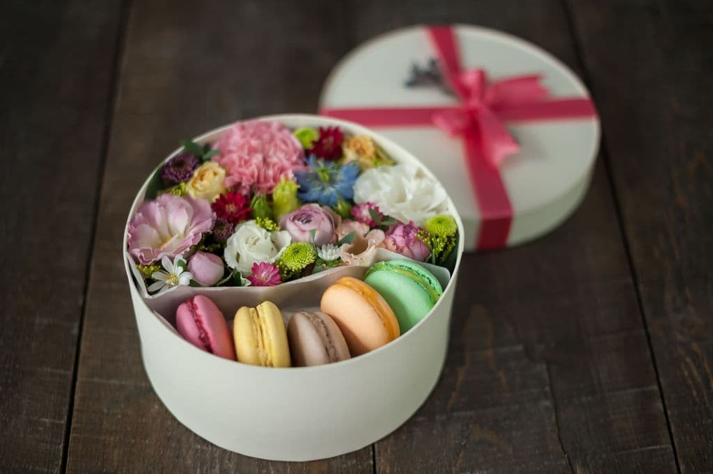 Коробка с макарунами "Blanche"