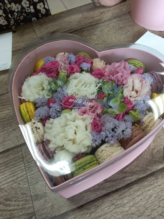 Коробка с макарунами "My Heart" — фото 2 — купить в Волгограде — фото 2