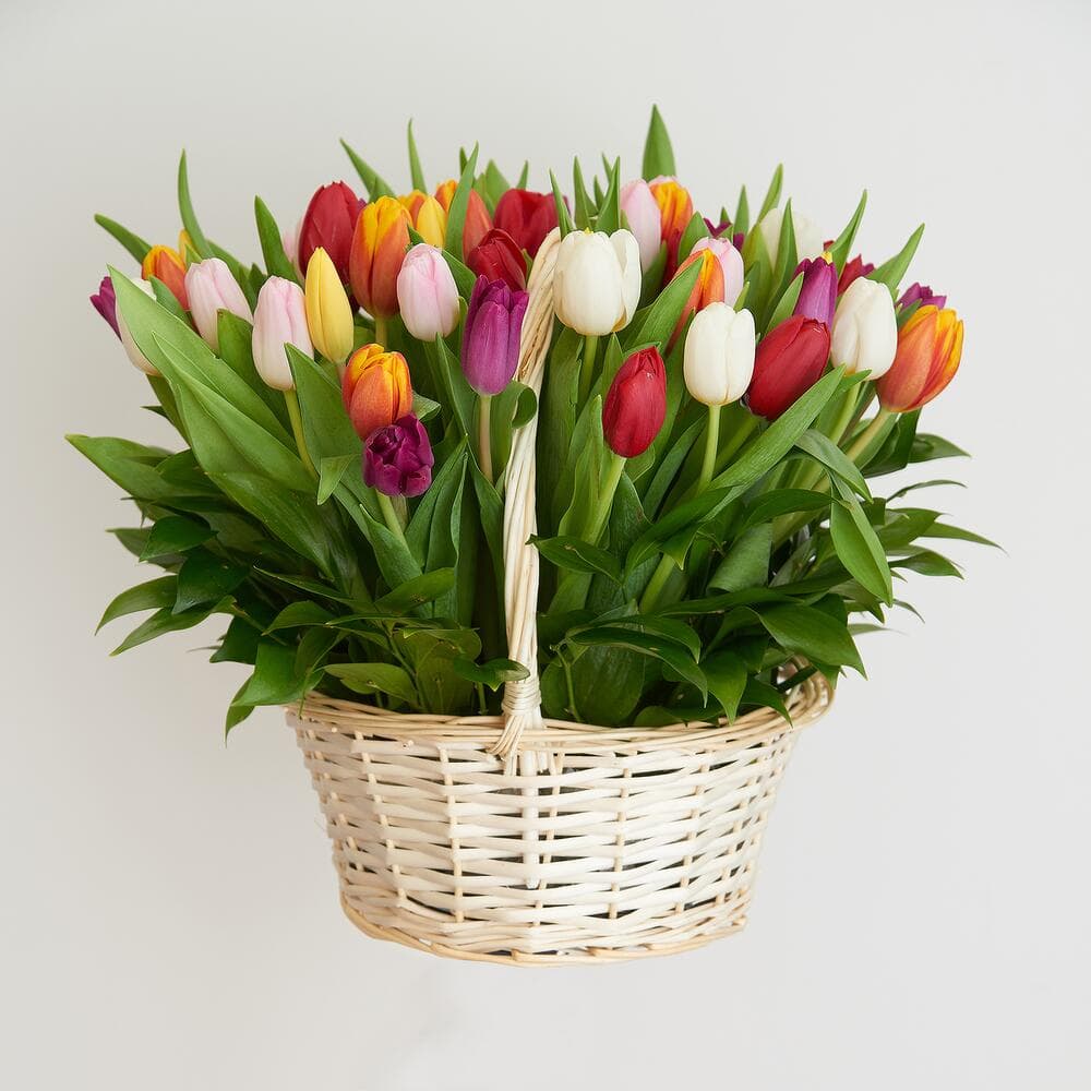 Корзина ярких тюльпанов — фото 3 — купить в Краснодаре — фото 3