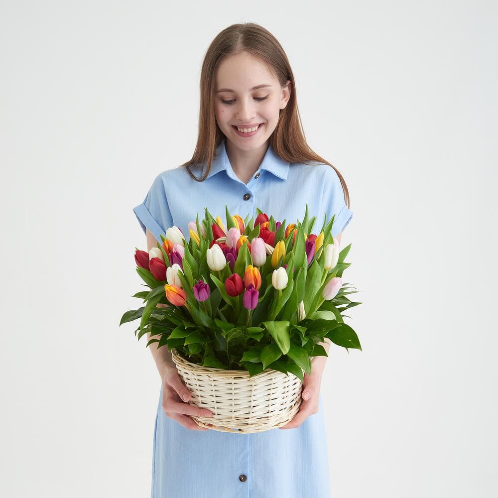 Корзина ярких тюльпанов — фото 5 — купить в Краснодаре — фото 5