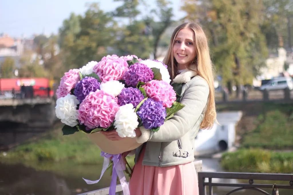 Микс из 19 гортензий — купить в Волгограде