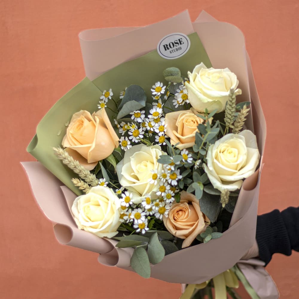 Микс из роз и ромашек — купить в Волгограде