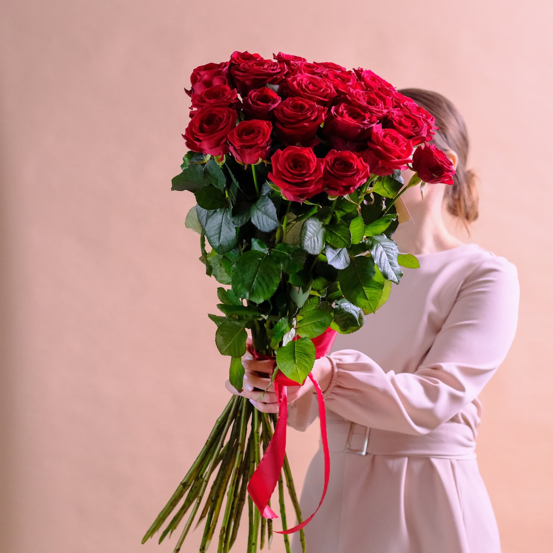 Букет "Нежность" из 25 роз 80 см