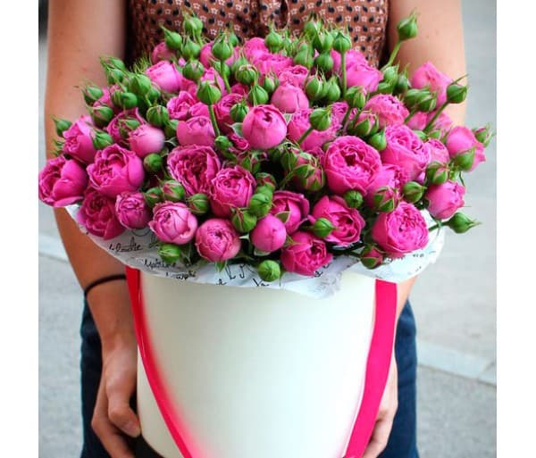 Пионовидные розы в цилиндре — купить в Ростове-на-Дону