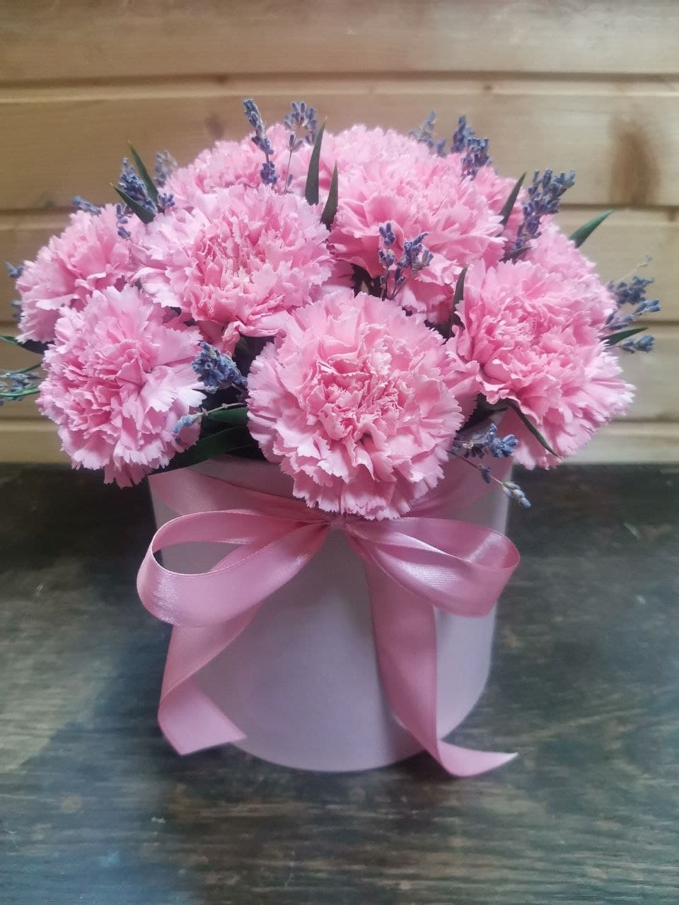 Шляпная коробка с диантусами "Розовый пух" — купить в Волгограде — фото 2