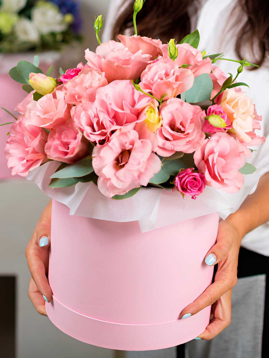 Шляпная коробка с эустомой "Blossom"