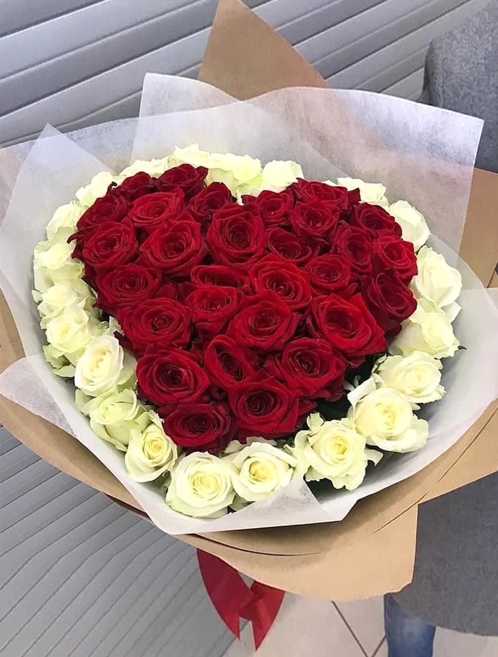 Валентинка из 51 розы — купить в Ростове-на-Дону